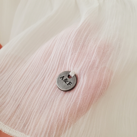 🆕️ A&F White Crotchet Tank Top - Picture 6 of 10